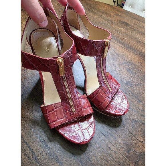 Michael Kors Red Croc Embossed T-Strap High Heel Sandals 9.5M - Picture 12 of 16